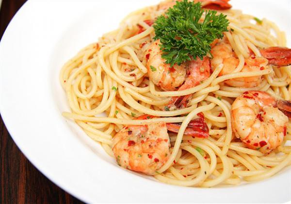Спагетти с креветками в бальзамическом соусе